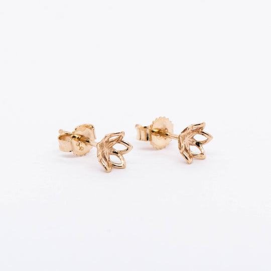 Aretes flor de Loto oro amarillo